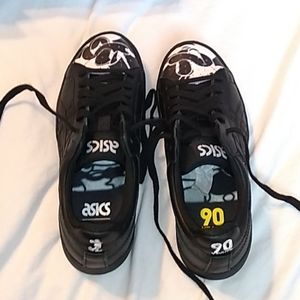 asics mickey mouse womens